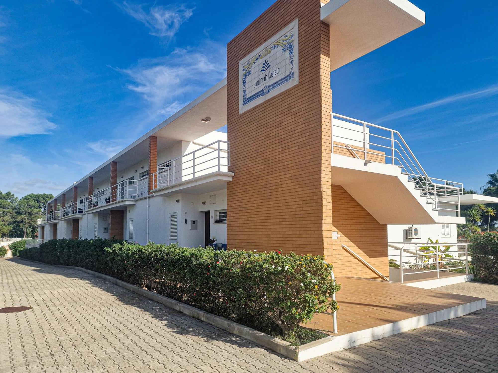 Apartment Jardins Do Castelo - Piscina E Tranquilidade - By Bedzy